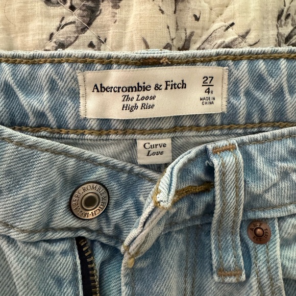 Abercrombie High Rise Loose Jean - Picture 6 of 7